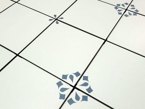 Pisos Cerâmicos vs. Porcelanatos: Diferenças e Benefícios