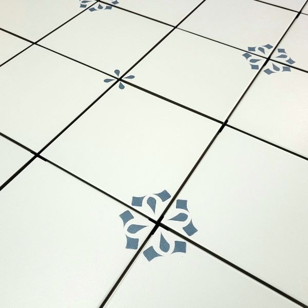 Pisos Cerâmicos vs. Porcelanatos: Diferenças e Benefícios